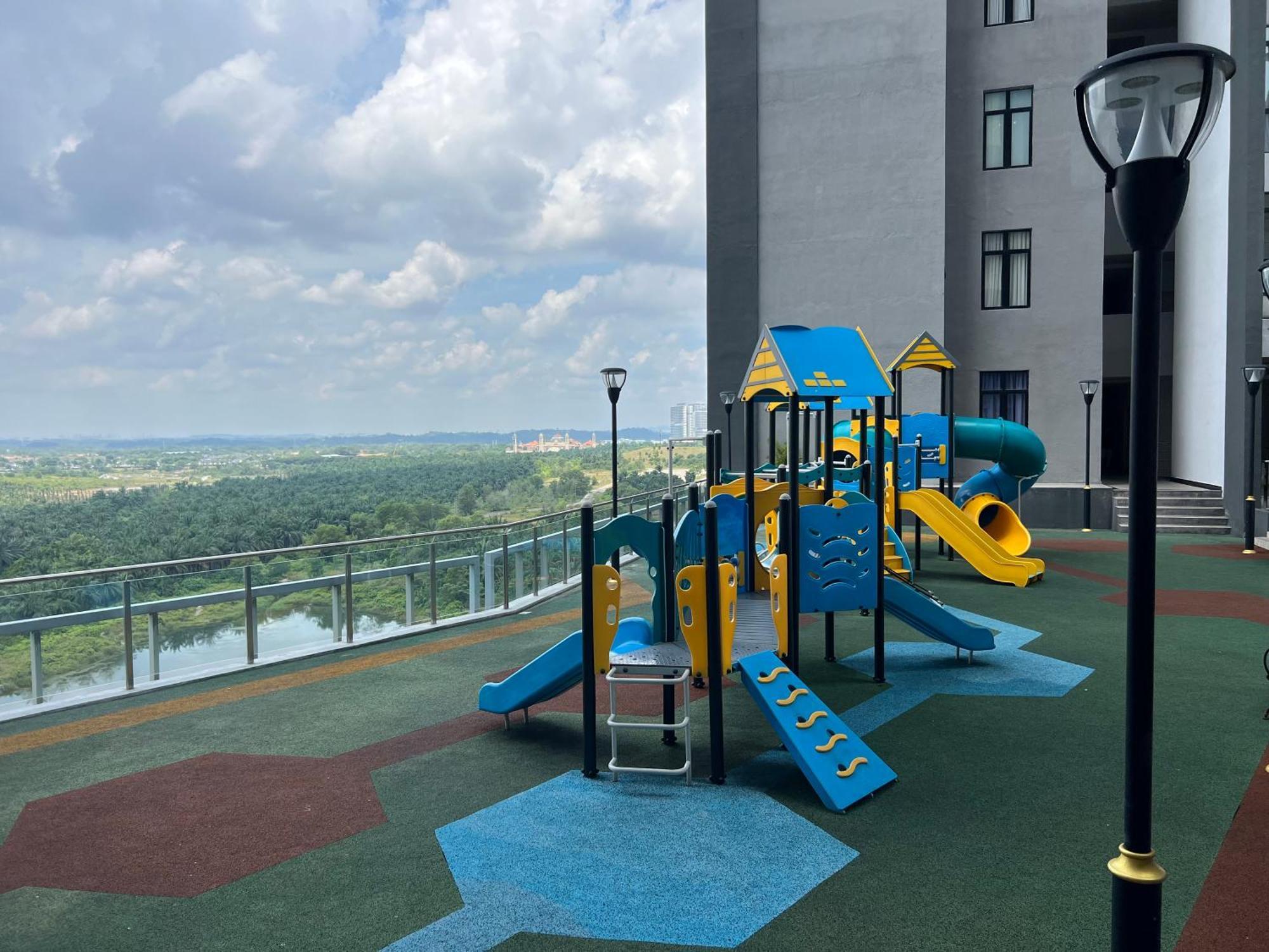 Walk To Legoland, D'Pristine Medini Nusajaya (Iskandar Puteri) Exterior foto
